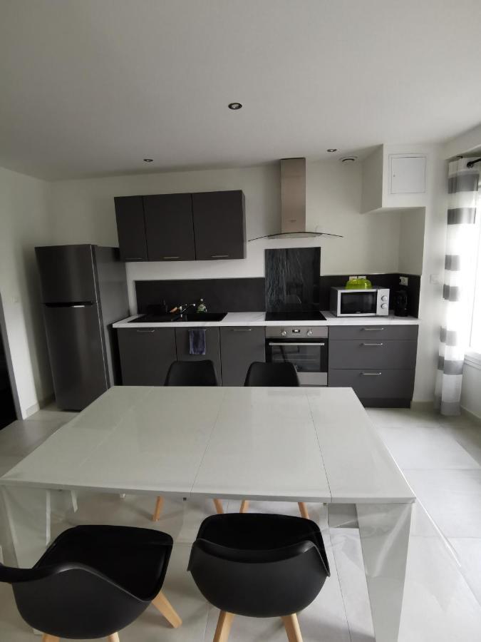 Superbe Appartement Neuf Tout Equipe, Non Fumeur Avec Place De Parking Privee Orléans Exterior foto