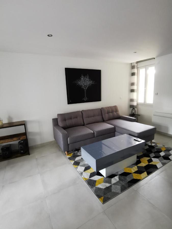 Superbe Appartement Neuf Tout Equipe, Non Fumeur Avec Place De Parking Privee Orléans Exterior foto